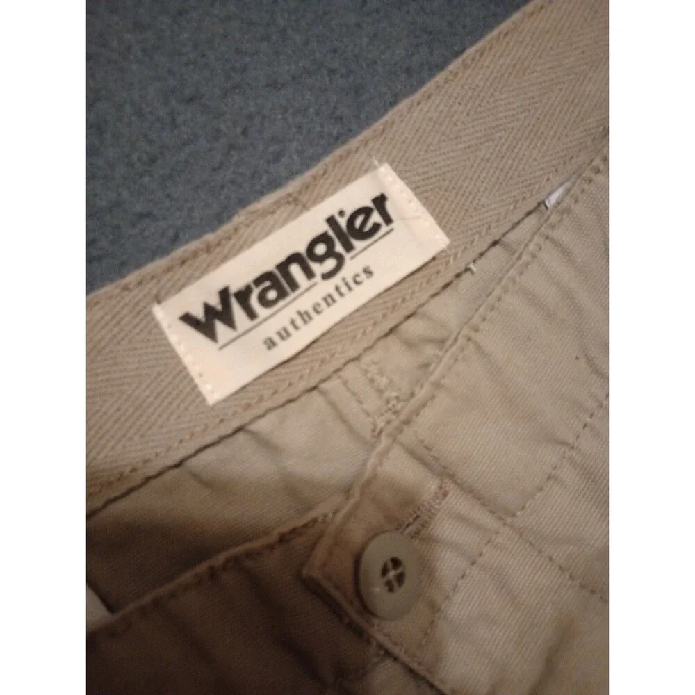New Wrangler Authentics Men’s Cargo Shorts Tan Size 48
